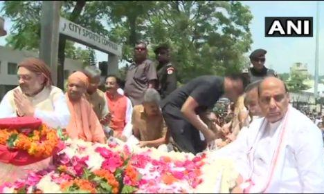 हरिद्वार में अटल जी की अस्थि कलश यात्रा शुरू, परिजनों के साथ शाह-राजनाथ मौजूद