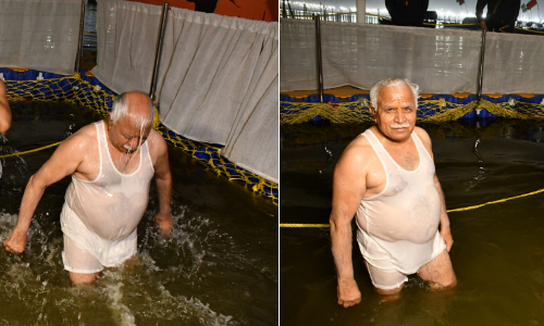 हरियाणा के मुख्यमंत्री ने संगम में लगाई आस्था की डुबकी और विश्व कल्याण की कामना की हरियाणा के मुख्यमंत्री ने संगम में लगाई आस्था की डुबकी और विश्व कल्याण की कामना की