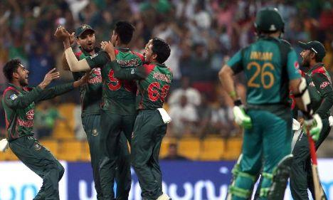 बांग्लादेश से हारकर एशिया कप से बाहर हुआ पाकिस्तान, सोशल मीडिया पर उड़ रहा मजाक