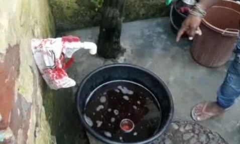 नलों और टंकियों के पानी मे निकला खून, क्षेत्र में मचा हड़कंप!