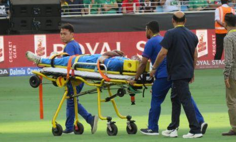 पीठ में गंभीर चोट के बाद स्ट्रेचर पर मैदान से बाहर गए हार्दिक पंड्या!