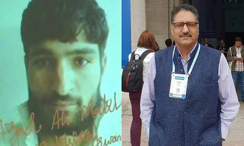 जम्मू-कश्मीर : अनंतनाग में मारा गया पत्रकार शुजात बुखारी का हत्यारा, 6 आतंकी किए ढेर जम्मू-कश्मीर : अनंतनाग में मारा गया पत्रकार शुजात बुखारी का हत्यारा, 6 आतंकी किए ढेर