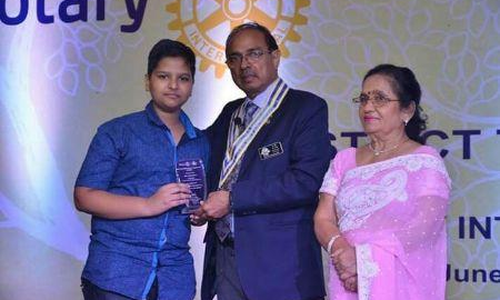 15 साल के निकुंज गोयल ने लिख डाली किताब - THE GLOBE OF POETRY