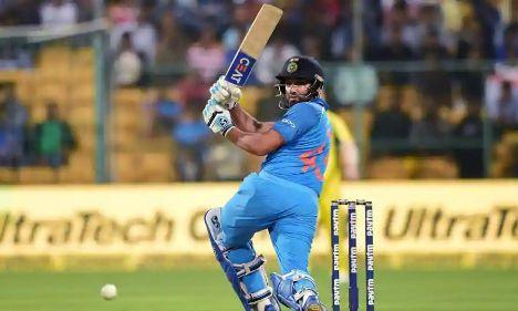 रोहित शर्मा ने शाहिद अफरीदी को पीछे छोड़ अपने नाम किया छक्कों का विश्व रिकॉर्ड!