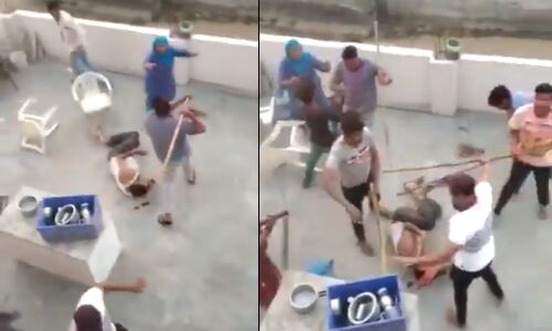 पाकिस्तान चले जाओ कहकर घर में घुसकर लाठियों से जमकर पीटा, वीडियो देखकर कांप जाएंगे आप! पाकिस्तान चले जाओ कहकर घर में घुसकर लाठियों से जमकर पीटा, वीडियो देखकर कांप जाएंगे आप!