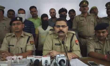 गाजियाबाद पुलिस को बड़ी सफलता, पुलिस मुठभेड़ में फरार अभियुक्त 2 साथियों सहित गिरफ्तार