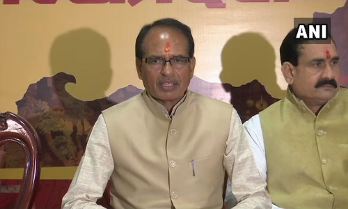 शिवराज ने राज्यपाल को सौंपा इस्तीफ़ा, बोले- अब में मुक्त हूं शिवराज ने राज्यपाल को सौंपा इस्तीफ़ा, बोले- अब में मुक्त हूं