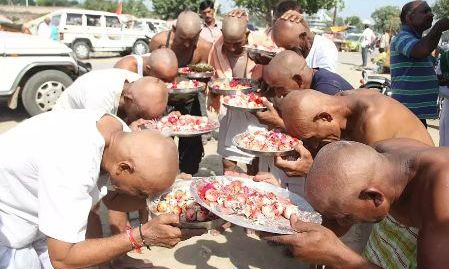 श्राद्ध पक्ष 2018 : पितृपक्ष में भूलकर भी न करें ये काम! श्राद्ध पक्ष 2018 : पितृपक्ष में भूलकर भी न करें ये काम!
