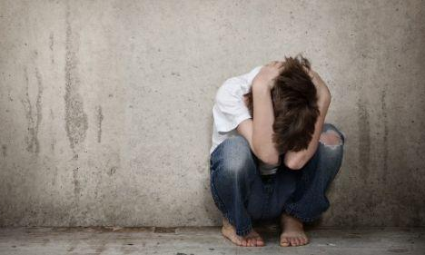 शर्मनाक! नाबालिग ने संबंध बनाने से किया मना तो गर्म चिमटे से जला दिया प्राइवेट पार्ट शर्मनाक! नाबालिग ने संबंध बनाने से किया मना तो गर्म चिमटे से जला दिया प्राइवेट पार्ट