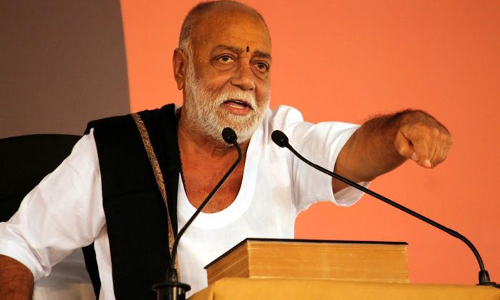 अयोध्या में मुरारी बापू की रामकथा में शामिल होने पहुंची मुंबई की सेक्स वर्कर्स