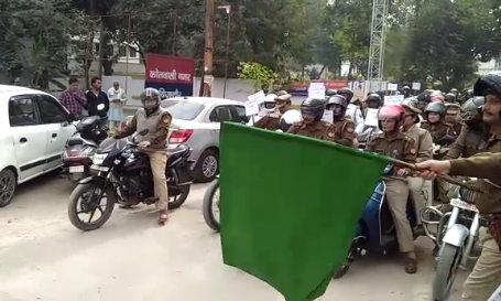 यातायात माह के मद्देनजर बिजनौर पुलिस ने निकाली रैली