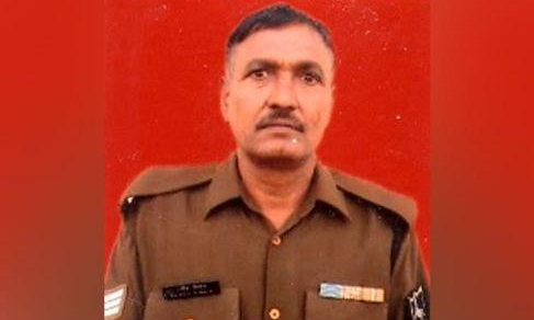 बीएसएफ जवान की बर्बर हत्या से आक्रोश में देश, विपक्ष बोला- कहां गया 56 इंच का सीना? बीएसएफ जवान की बर्बर हत्या से आक्रोश में देश, विपक्ष बोला- कहां गया 56 इंच का सीना?