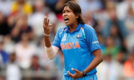 तेज गेंदबाज झूलन गोस्वामी ने T-20 इंटरनेशनल क्रिकेट से लिया संन्यास