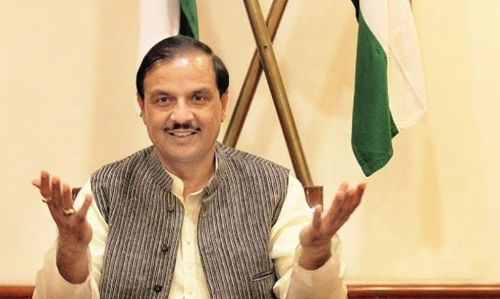 मायावती और मुलायम से गठबंधन की भीख मांग रही है कांग्रेस : महेश शर्मा