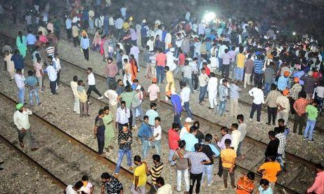 अमृतसर रेल हादसा : 61 लोगों को मौत के घाट उतारने वाली ट्रेन के ड्राइवर ने दी ये सफाई