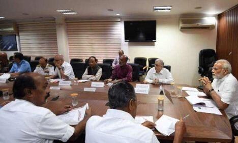 केरल में बाढ़ पीड़ितों के लिए 500 करोड़ की मदद का ऐलान :पीएम मोदी केरल में बाढ़ पीड़ितों के लिए 500 करोड़ की मदद का ऐलान :पीएम मोदी