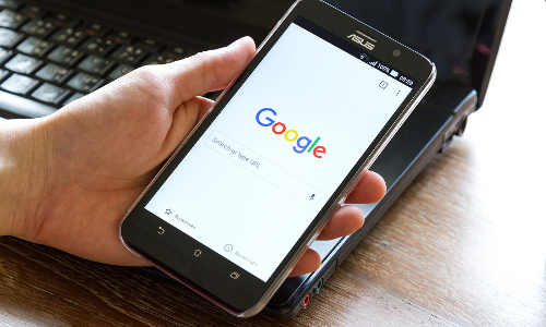 भाजपा ने निर्वाचन आयोग को लिखा पत्र, वोटर्स को बूथ पर मोबाइल ले जाने की अनुमति दे, आखिर ऐसा क्यों?