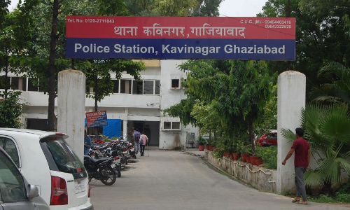 गाजियाबाद में कोर्ट से भागा अपराधी , एसएसपी ने दिखाई सख्ती सिपाही को सस्पेंड करते हुए केस दर्ज कर भेजा जेल गाजियाबाद में कोर्ट से भागा अपराधी , एसएसपी ने दिखाई सख्ती सिपाही को सस्पेंड करते हुए केस दर्ज कर भेजा जेल