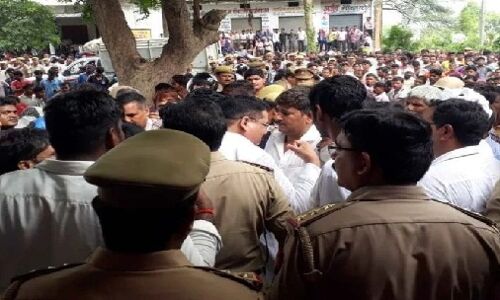 वाराणसी में घर के बाहर सो रहे पिता-पुत्र को बम से उड़ाया, 40 मीटर दूर तक उड़े सिर के परखच्‍चे