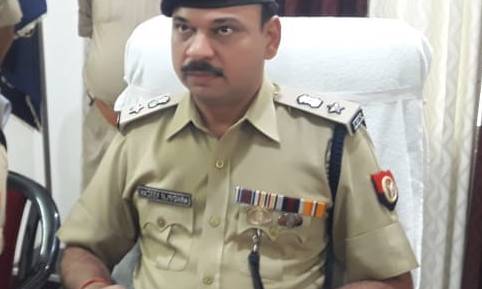 एसपी कुशीनगर की कार्यशैली से मचा अपरधियों में हडकम्प एसपी कुशीनगर की कार्यशैली से मचा अपरधियों में हडकम्प