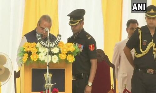 सत्यपाल मलिक ने जम्मू-कश्मीर के राज्यपाल के रूप में ली शपथ सत्यपाल मलिक ने जम्मू-कश्मीर के राज्यपाल के रूप में ली शपथ