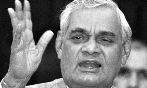 टूटे हुए सपनों की कौन सुने सिसकी, अटल हैं आप हमेशा अटल रहेंगे आप.....! टूटे हुए सपनों की कौन सुने सिसकी, अटल हैं आप हमेशा अटल रहेंगे आप.....!