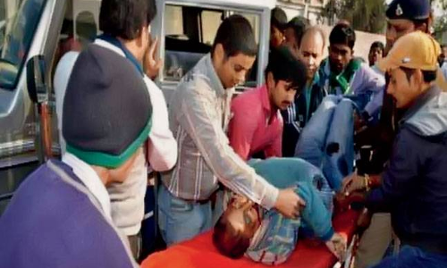 बिहार के सीतामढ़ी कोर्ट परिसर में कुख्यात गेंगस्टर संतोष झा की गोली मारकर हत्या बिहार के सीतामढ़ी कोर्ट परिसर में कुख्यात गेंगस्टर संतोष झा की गोली मारकर हत्या