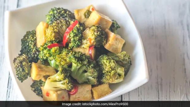 Weight Loss: वजन घटाने के लिए खाएं ये हाई प्रोटीन डिश, यहां पढ़ें रेसिपी Weight Loss: वजन घटाने के लिए खाएं ये हाई प्रोटीन डिश, यहां पढ़ें रेसिपी