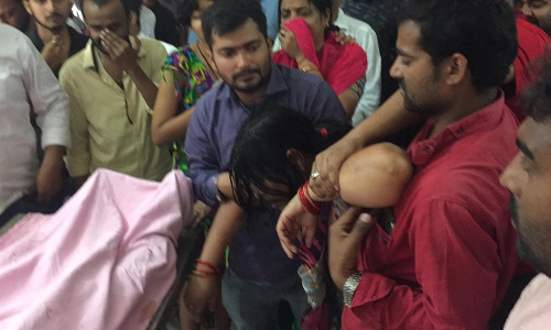 मर्डर की घटना के बाद सक्रिय हुआ इविवि प्रशासन, कुलपति ने कारण बताओ नोटिस जारी कर पूछे ये सवाल मर्डर की घटना के बाद सक्रिय हुआ इविवि प्रशासन, कुलपति ने कारण बताओ नोटिस जारी कर पूछे ये सवाल