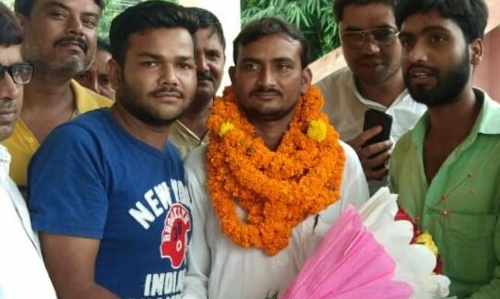 रालोसपा नेता की हत्या, मंत्री उपेन्द्र कुशवाहा ने CM नीतीश से पूंछा आखिर हम क्या जबाब दें मनीष की बिलखती माँ और जवान विधवा को ? रालोसपा नेता की हत्या, मंत्री उपेन्द्र कुशवाहा ने CM नीतीश से पूंछा आखिर हम क्या जबाब दें मनीष की बिलखती माँ और जवान विधवा को ?