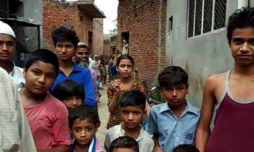 कुर्बानी से नाराज़ एक पक्ष के लोगो ने नही पढ़ी नमाज़, कुर्बानी से किया इंकार कुर्बानी से नाराज़ एक पक्ष के लोगो ने नही पढ़ी नमाज़, कुर्बानी से किया इंकार