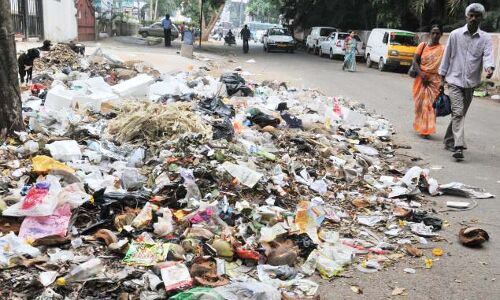 इस खबर को सुनने और देखने के बाद ,खबर पर लिखने से पहले युवक की परिस्थितियों ने अंदर तक झकझोर दिया है ,आप भी कुछ ऐसा ही महसूस करेंगे! इस खबर को सुनने और देखने के बाद ,खबर पर लिखने से पहले युवक की परिस्थितियों ने अंदर तक झकझोर दिया है ,आप भी कुछ ऐसा ही महसूस करेंगे!