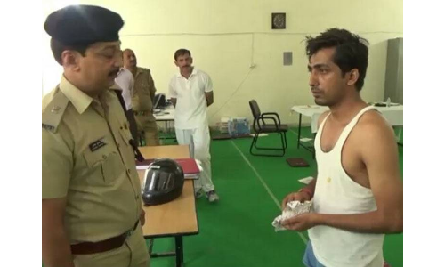 यूपी : दारोगा भर्ती टेस्ट में युवक ने किया ऐसा कारनामा, जानकर चौक जाएंगे!