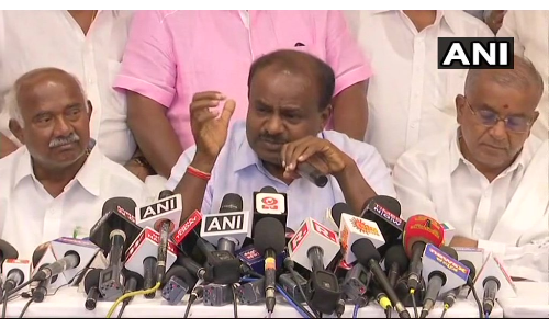 कुमारस्वामी का आरोप- विधायकों को 100-100 करोड़ का ऑफर दे रही बीजेपी कुमारस्वामी का आरोप- विधायकों को 100-100 करोड़ का ऑफर दे रही बीजेपी