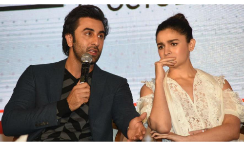 आल‍िया के साथ रिलेशन पर रणबीर कपूर ने तोड़ी चुप्पी, दिया चौकानें वाला बयान!