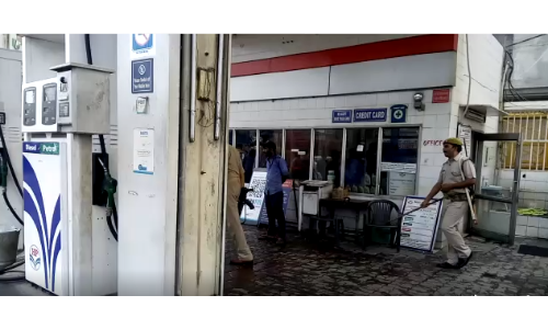 गाजियाबाद : बजाज पेट्रोल पंप और बजाज पेट्रोल पंप के मालिक के घर इनकम टैक्स की रेड!