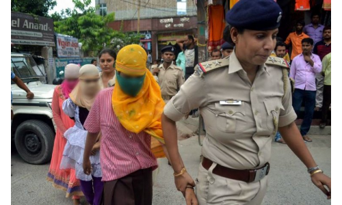 मुजफ्फरपुर बालिका गृह रेप मामला: सीएम नीतीश कुमार ने सीबीआई जांच का दिया आदेश मुजफ्फरपुर बालिका गृह रेप मामला: सीएम नीतीश कुमार ने सीबीआई जांच का दिया आदेश