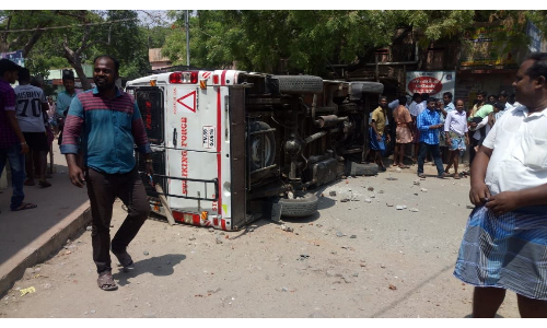 तमिलनाडु: वेदांता की यूनिट बंद करने की मांग को लेकर प्रदर्शन हुआ हिंसक, 9 की मौत तमिलनाडु: वेदांता की यूनिट बंद करने की मांग को लेकर प्रदर्शन हुआ हिंसक, 9 की मौत