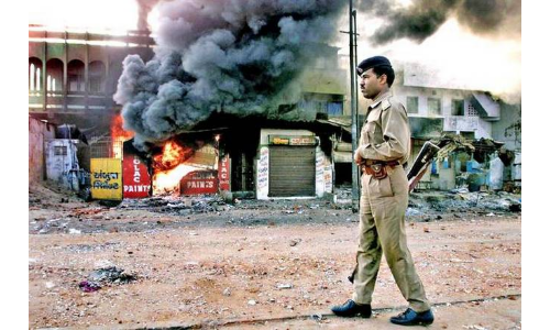 2002 नरोदा पाटिया दंगा : गुजरात हाईकोर्ट ने तीनों दोषियों को सुनाई 10 साल की सज़ा 2002 नरोदा पाटिया दंगा : गुजरात हाईकोर्ट ने तीनों दोषियों को सुनाई 10 साल की सज़ा