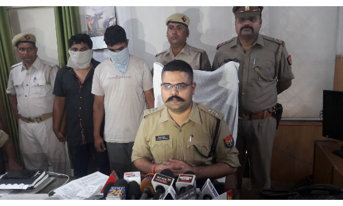 गाजियाबाद पुलिस ने 25 हजार का इनामी अपराधी किया गिरफ्तार, चोरी के मोवाइल और वाइक भी की बरामद