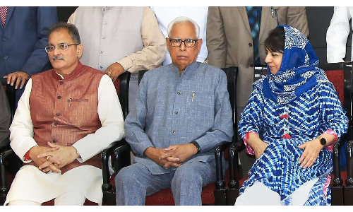 जम्मू-कश्मीर: 40 साल में 8वीं बार लागू हुआ राज्यपाल शासन, जानें- कब-कब हुआ ऐसा!