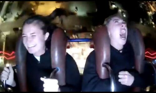 जब दोस्त के कहने पर बैठ गई झूले पर, देखें वीडियो कैसे डर के मारे चीख-चीखकर मचाया हंगामा