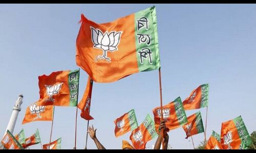 कर्नाटक चुनाव से पहले बीजेपी को झटका, विवादित बयान को लेकर बीजेपी सांसद पर FIR दर्ज कर्नाटक चुनाव से पहले बीजेपी को झटका, विवादित बयान को लेकर बीजेपी सांसद पर FIR दर्ज