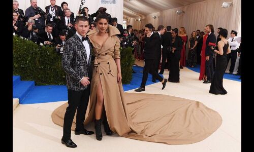 इंटरनेट पर पॉपुलर हो रहे हैं प्रियंका-निक की शादी के  Memes