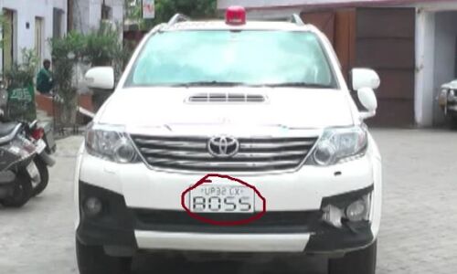 यूपी के दर्जा प्राप्त परिवहन मंत्री ने उड़ा दी कानून की धज्जियाँ, देखता रहा प्रसाशन यूपी के दर्जा प्राप्त परिवहन मंत्री ने उड़ा दी कानून की धज्जियाँ, देखता रहा प्रसाशन