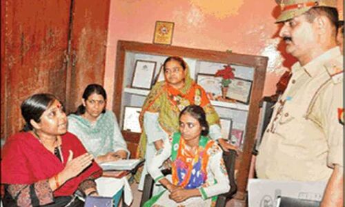 राष्ट्रीय महिला आयोग की सदस्य का बयान, यूपी में घुसते ही कांप रहा था मेरा कलेजा राष्ट्रीय महिला आयोग की सदस्य का बयान, यूपी में घुसते ही कांप रहा था मेरा कलेजा