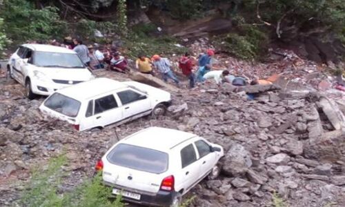 शिमला में पांच मंजिला मकान ढहने से कई लोग मलबे में दबे, 3 लोगों की मौत