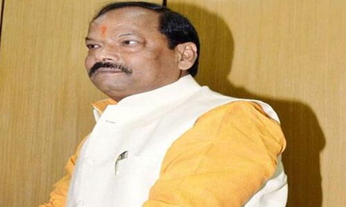 जमशेदपुर: CM रघुबर दास ने गुरु महोत्सव पर महिलाओं से धुलवाए पैर, वीडियो हुआ वायरल