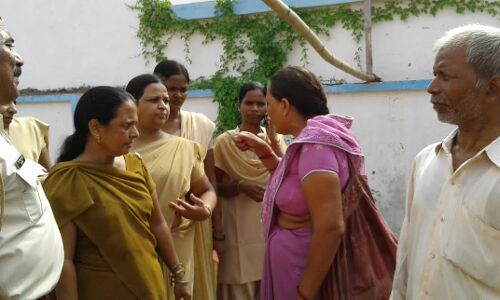 यूपी की बिहार में महिला स्वतंत्रता दिवस समारोह में आत्मदाह करने पहुंची तो