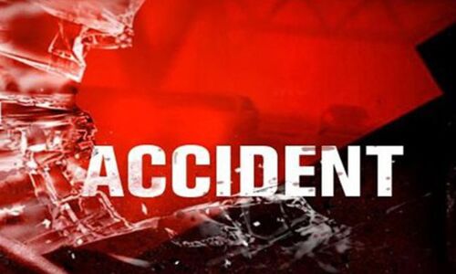 चादर चडाने आये लोंगों की कार नाले में गिरी : छह लोगों की मौत चादर चडाने आये लोंगों की कार नाले में गिरी : छह लोगों की मौत